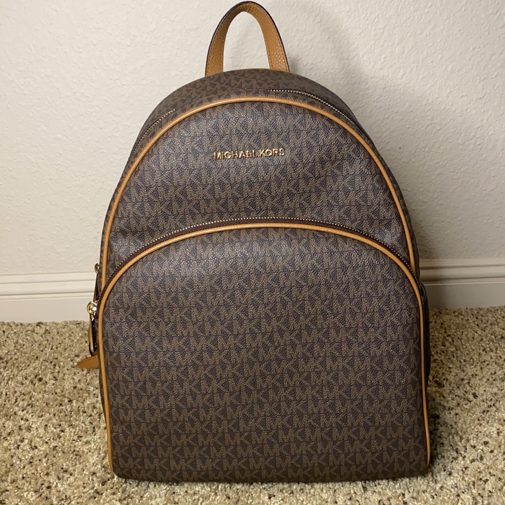 Michael Kors // Abbey Fashion Backpack